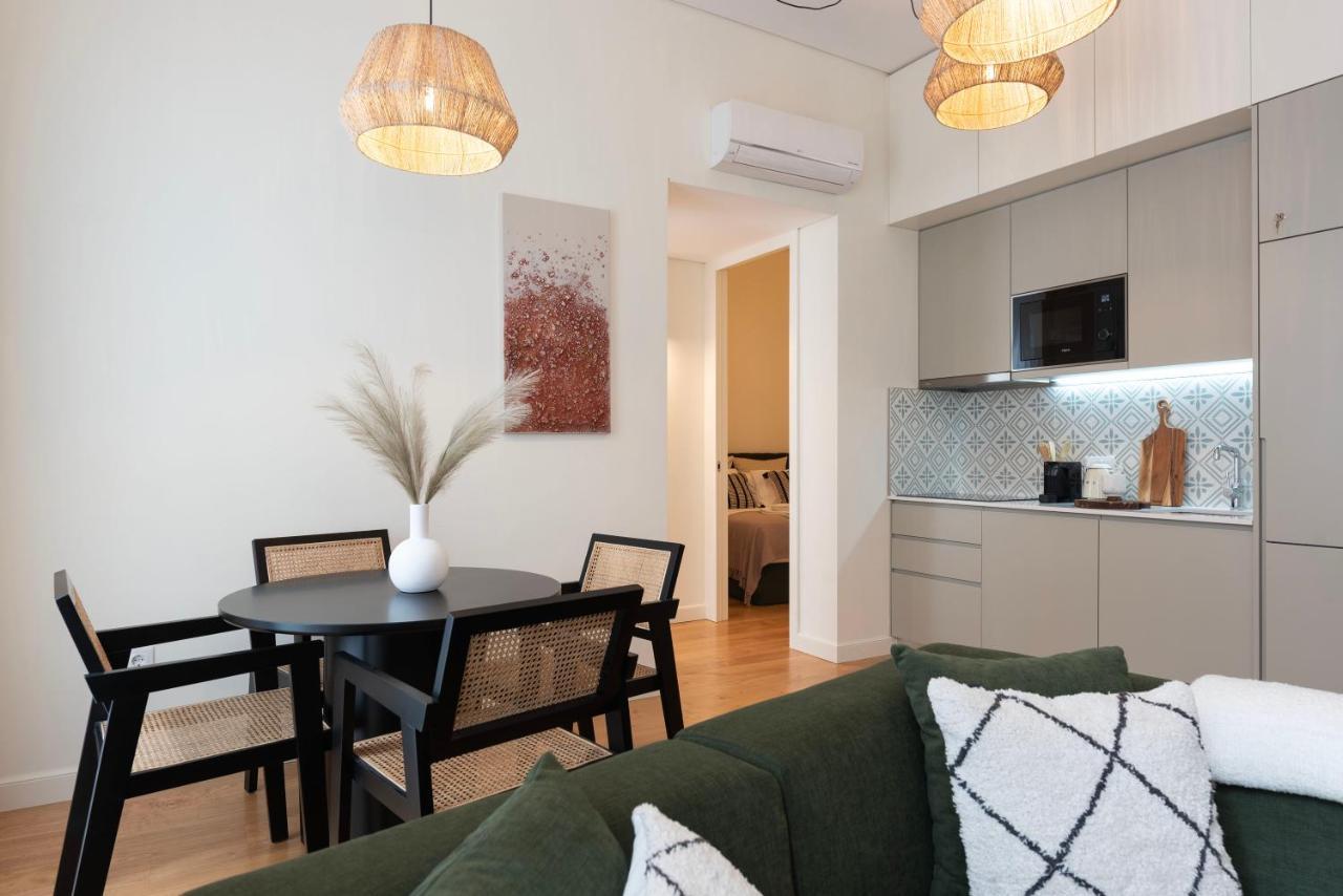 Mouzinho Da Silveira 215 By Lovelystay Apartamento